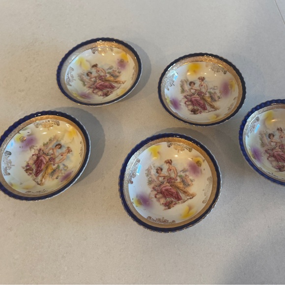 Germany Porcelain Pair Of 5 Blue And Gold Gilt Plates Grecian Small 5" in Size - Picture 5 of 8